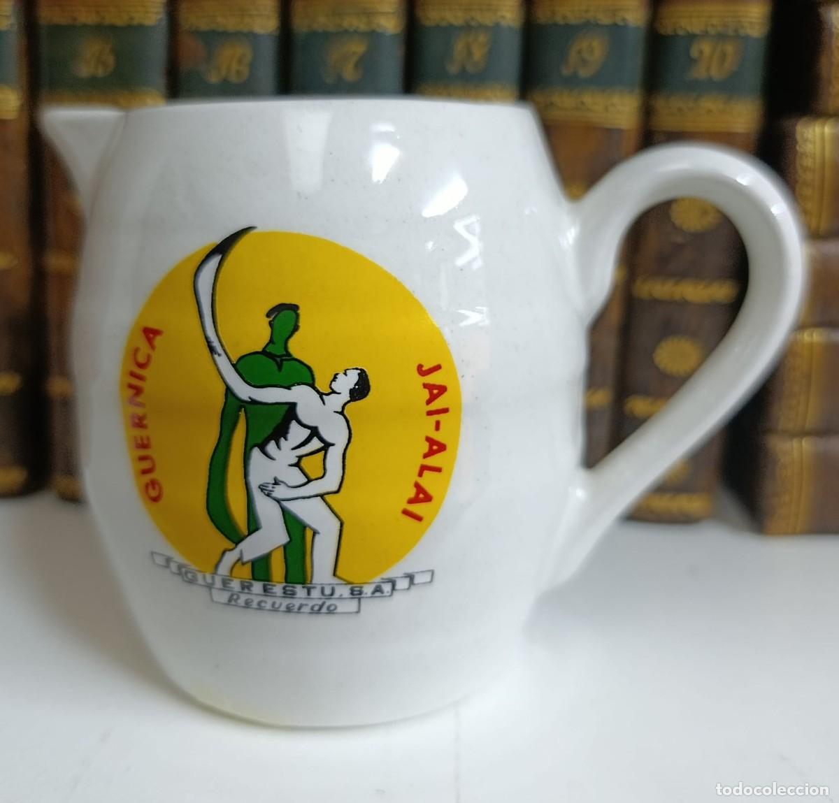 Antiquit&eacute;s: JARRA GUERNICA JAI-ALAI. FRONTON. GUERESTU S.A. RECUERDO.CER&Aacute;MICA VASCA