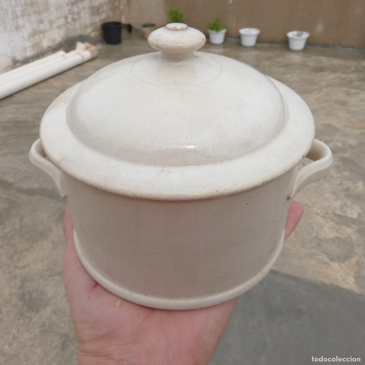 Antig&uuml;edades: Antiguo recipiente de loza con tapa, 13x14cm aprox, 767gr.