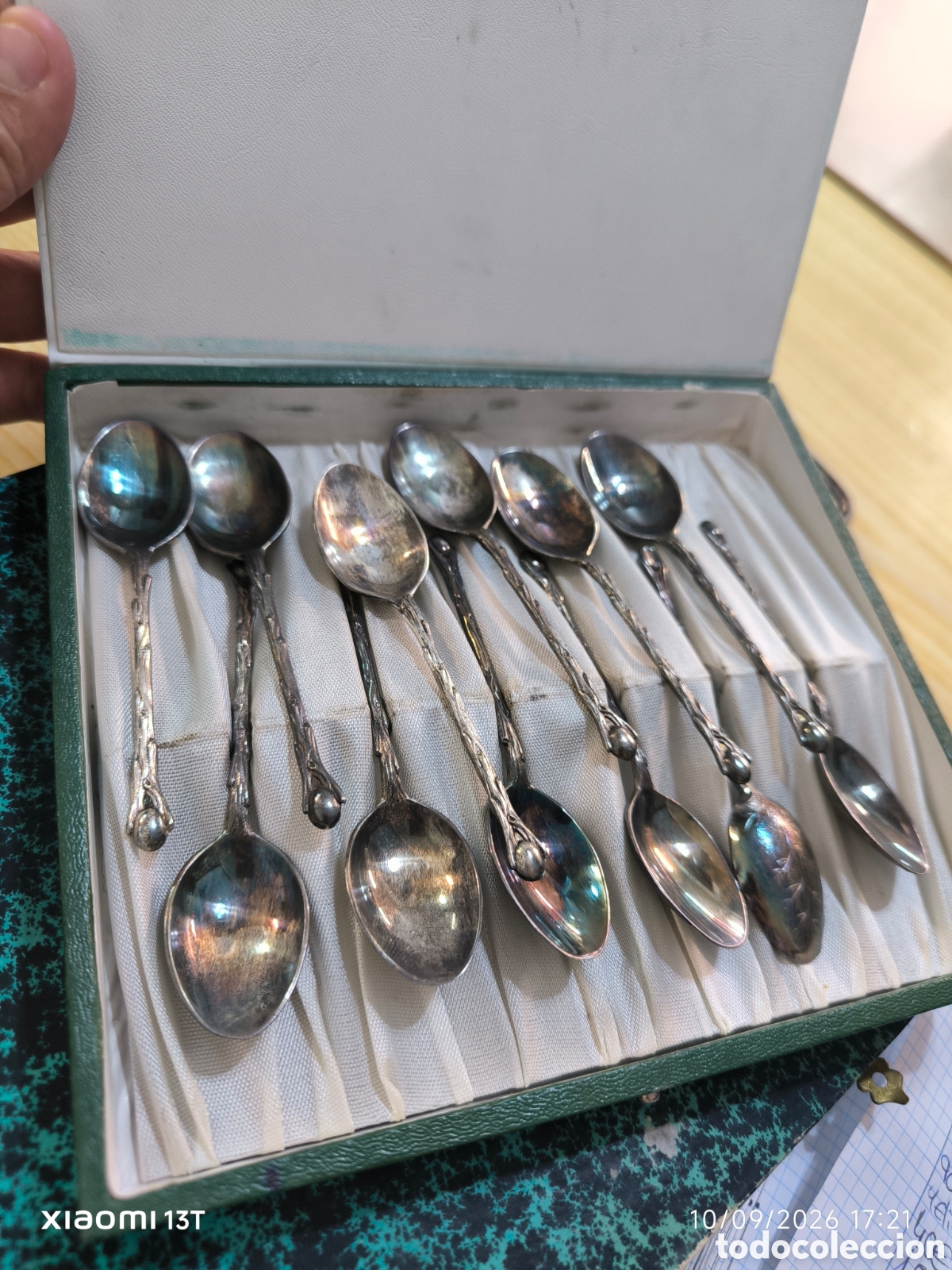 Antig&uuml;edades: 12 cucharillas antiguas con su estuche