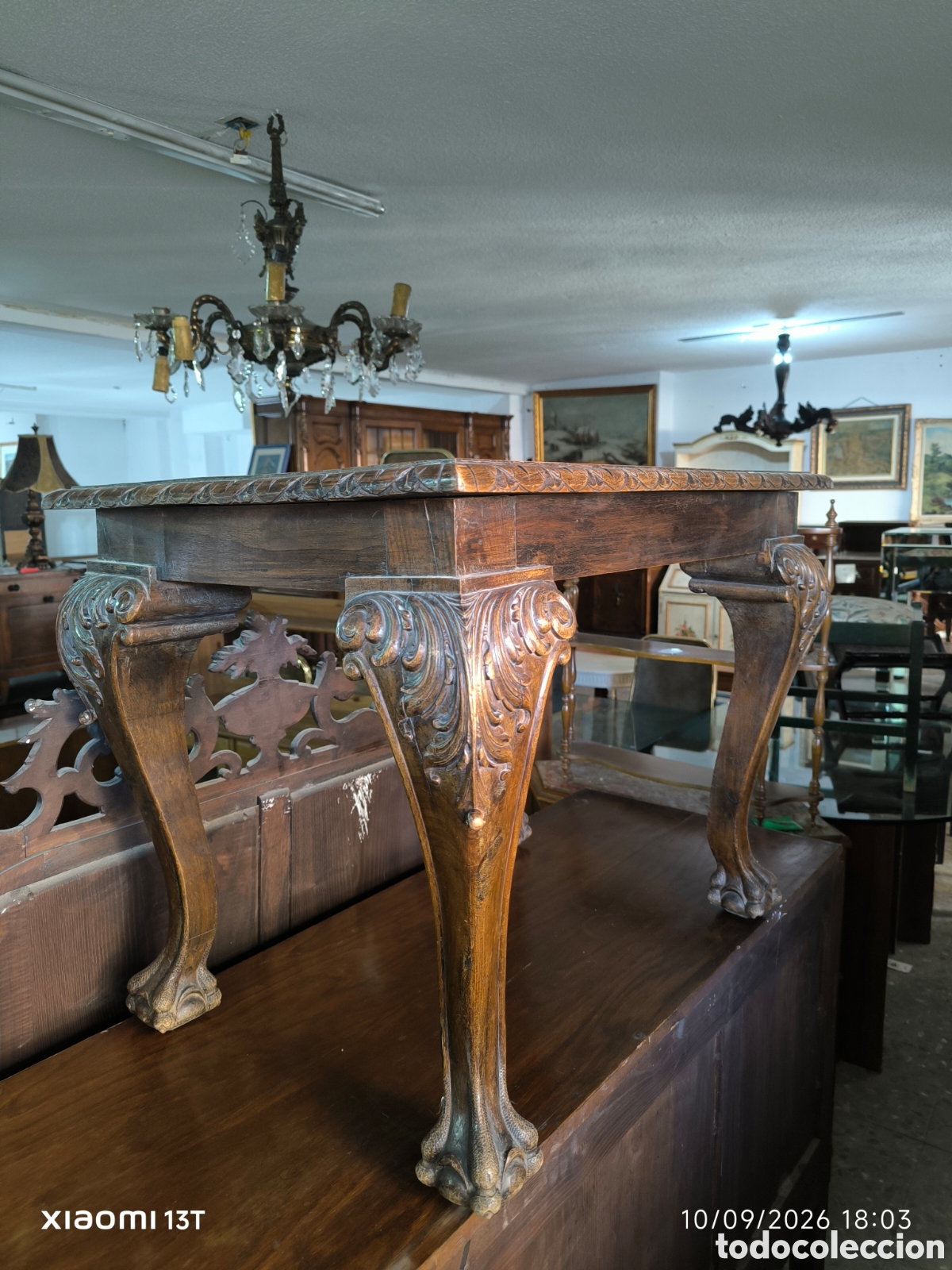 Antig&uuml;edades: Mesa baja de madera antigua