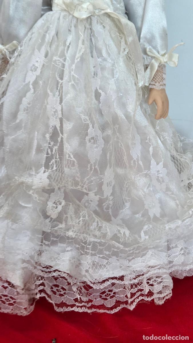 Antig&uuml;edades: mu&ntilde;eca coleccionable de porcelana - Foto 4