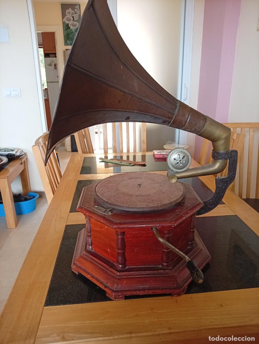 Antig&uuml;edades: gram&oacute;fono + 47 discos