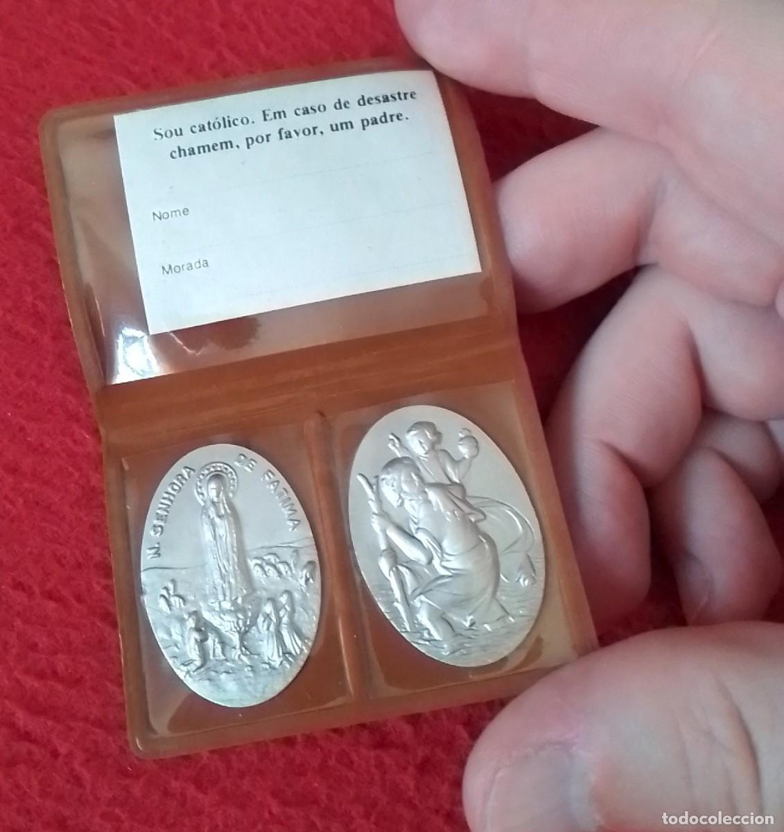 Antig&uuml;edades: JUEGO DE PIEZAS RELIGIOSAS ARRAS O SIMIL EN SU FUNDA SOU SOY CAT&Oacute;LICO NUESTRA SENHORA F&Aacute;TIMA SE&Ntilde;ORA.