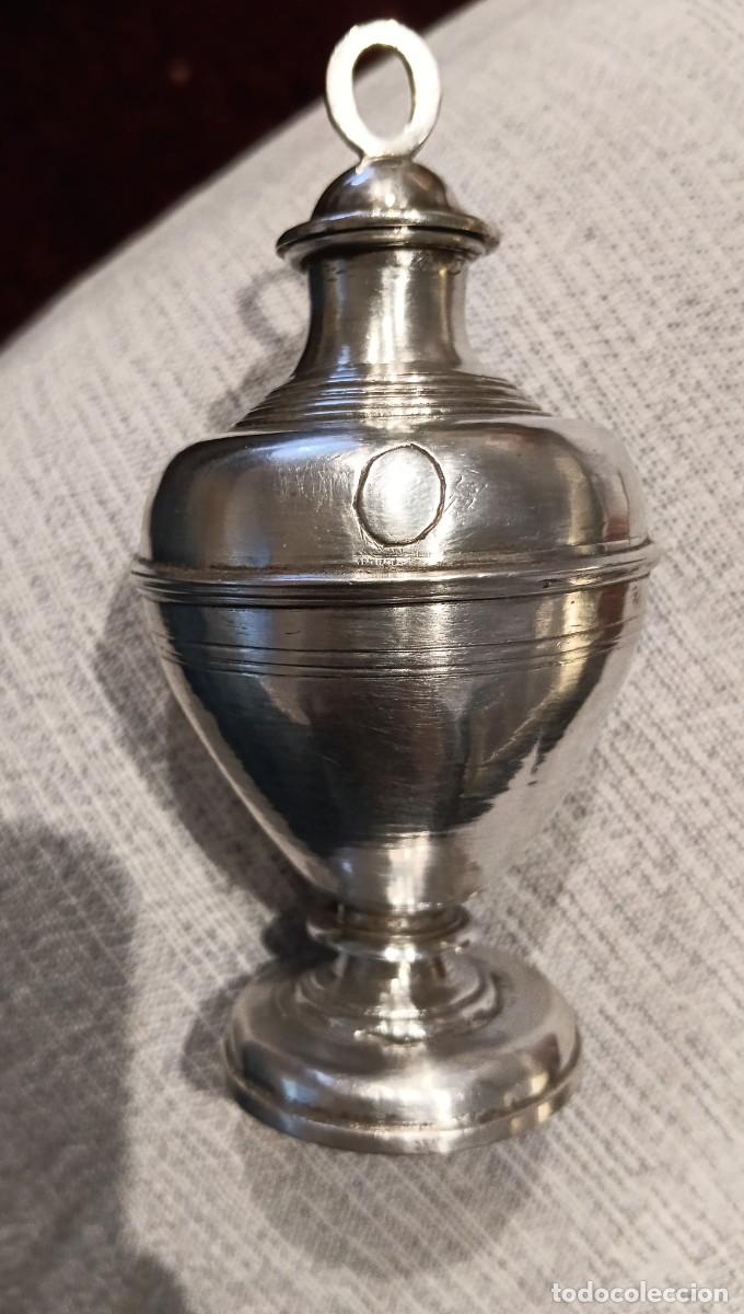 Antig&uuml;edades: Crismera liturgica siglo xvl