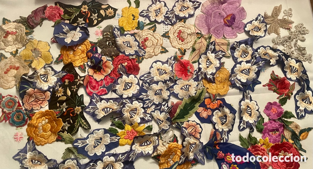 Antig&uuml;edades: Flores Antiguas Bordadas - Foto 1