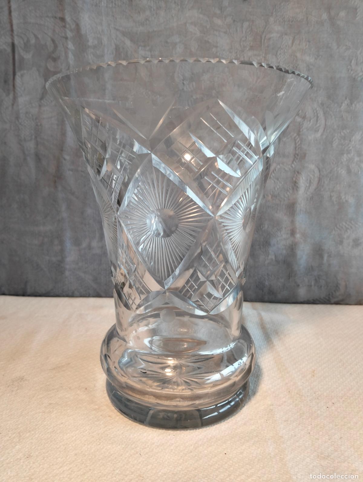 Antig&uuml;edades: Jarr&oacute;n florero decorativo antiguo de cristal tallado a mano transparente a&ntilde;os 40-50