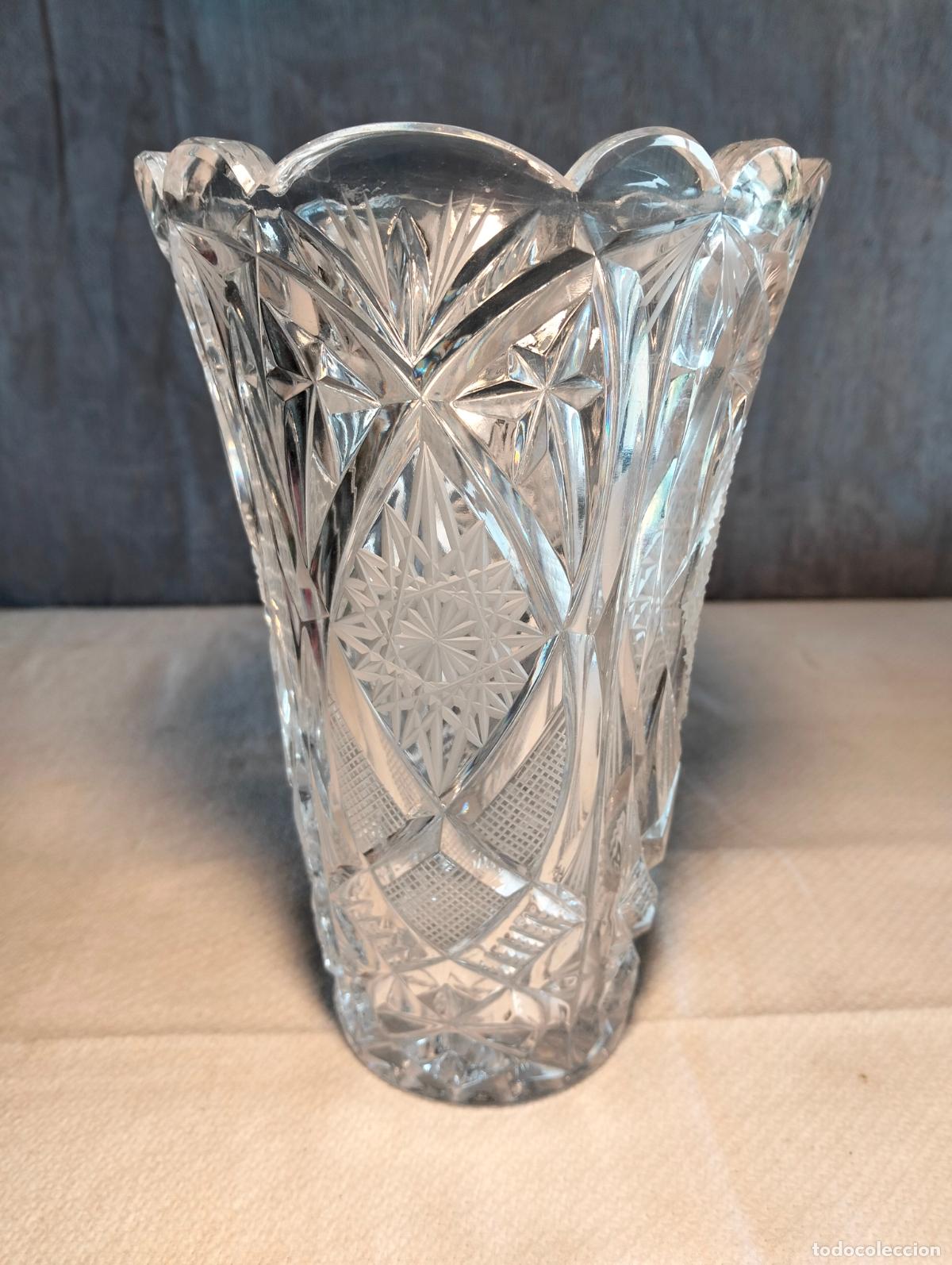 Antig&uuml;edades: Jarr&oacute;n florero decorativo antiguo de cristal tallado a mano transparente a&ntilde;os 60-70
