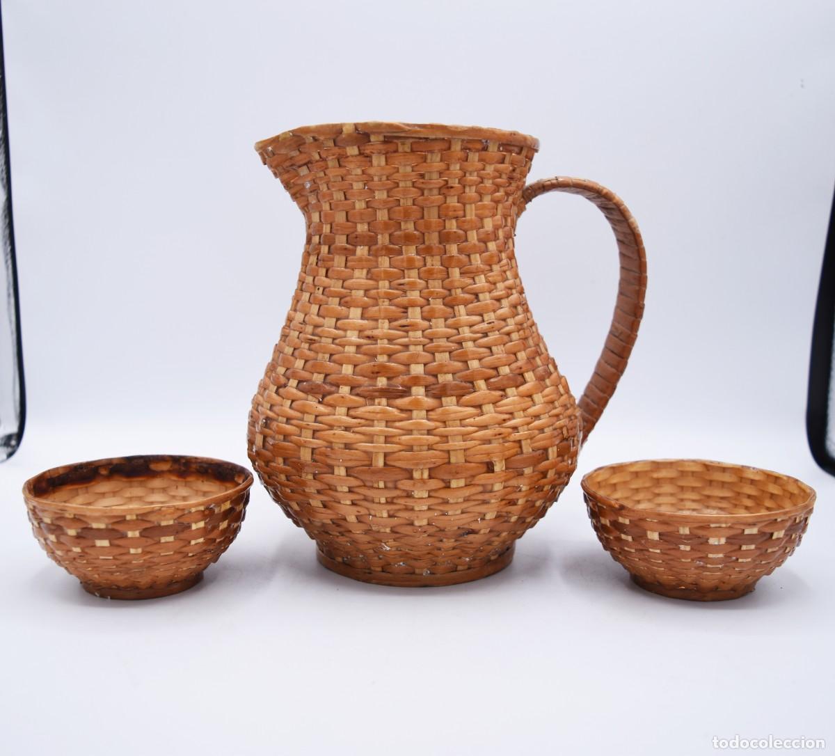 Antig&uuml;edades: Jarra de rat&aacute;n con dos tazas - Foto 2
