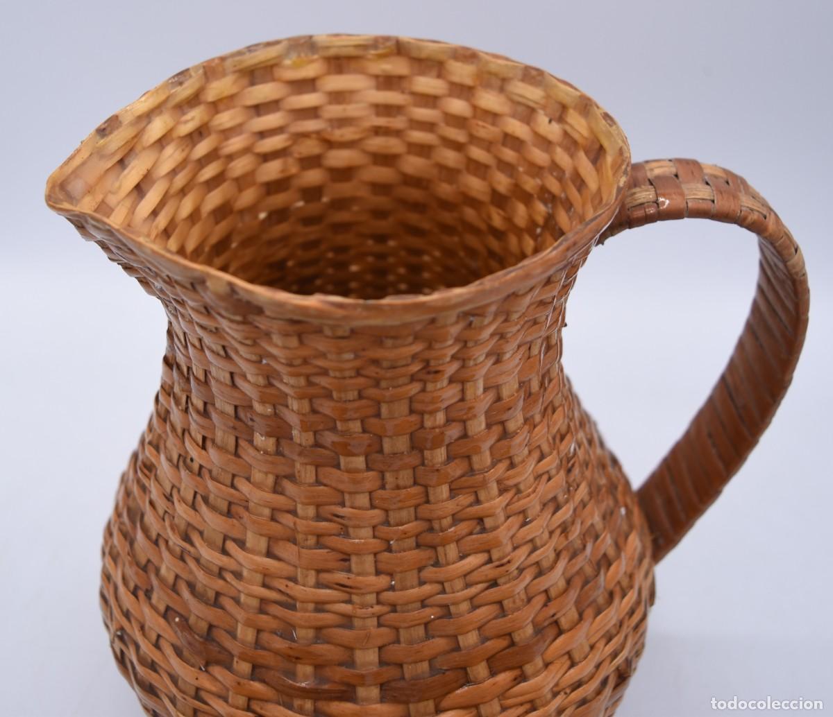 Antig&uuml;edades: Jarra de rat&aacute;n con dos tazas - Foto 3