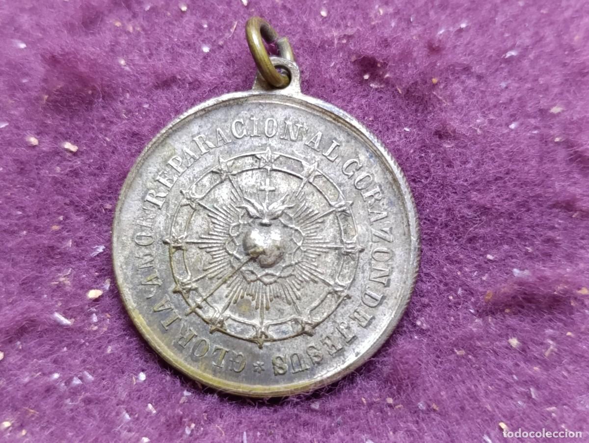 Antig&uuml;edades: Antigua Medalla Religiosa, Coraz&oacute;n de Jes&uacute;s, Guardia de Honor