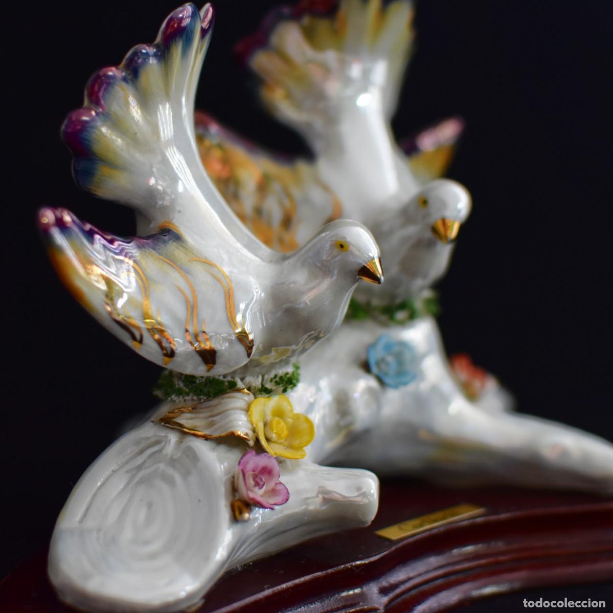 Antig&uuml;edades: Porcelana pintada a mano - Palomas - Foto 4