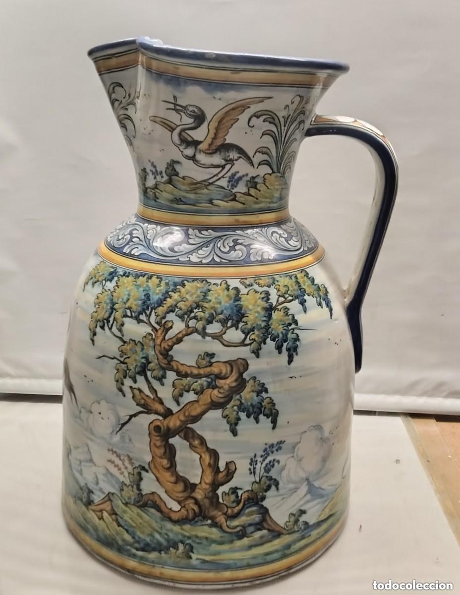 Antiguidades: Gran jarr&oacute;n realizado en cer&aacute;mica de Talavera manufactura de Ruiz de Luna.Altura 50 cm