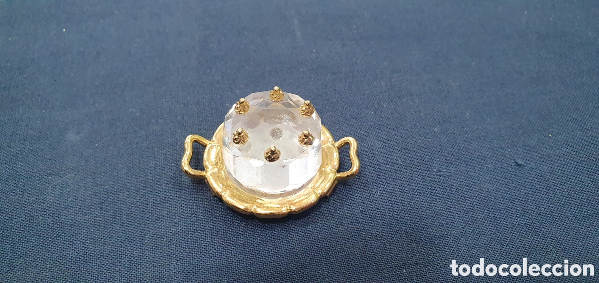 Antiques: SALIDA 0.01&euro;. Miniatura tarta de cumplea&ntilde;os de Swarovski. (L140)
