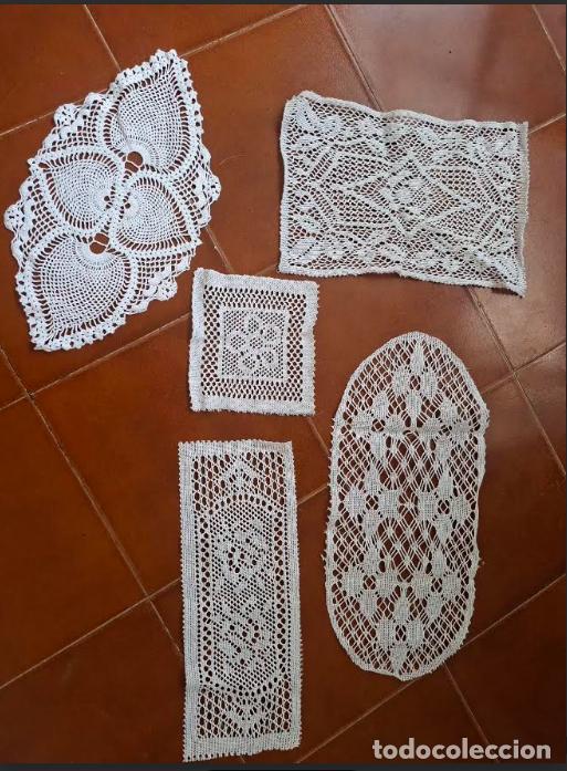 Antig&uuml;edades: Lote de 5 Tapetes de Ganchillo Vintage Blancos Hechos a Mano