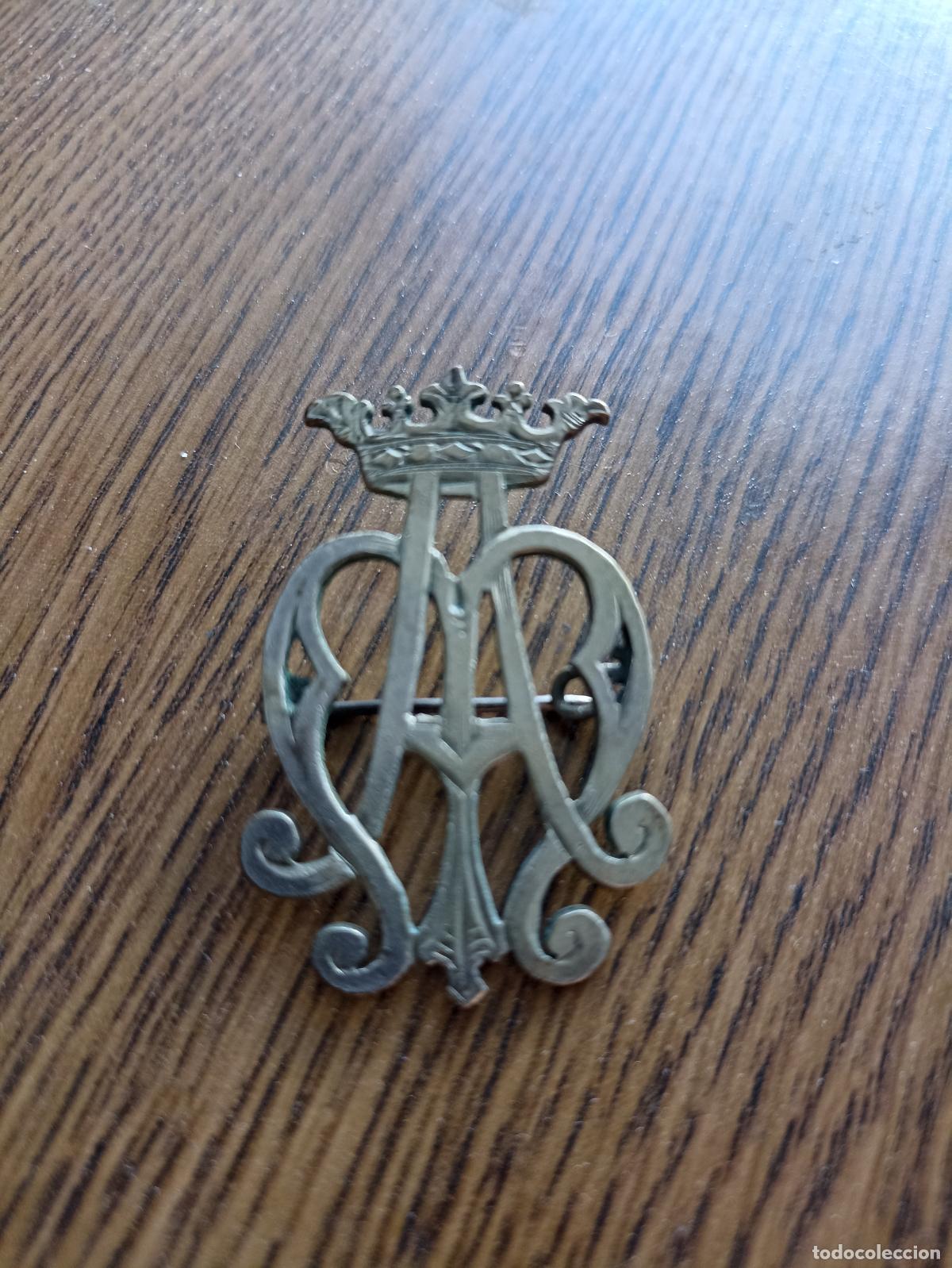Antiguidades: Emblema met&aacute;lico Ave Mar&iacute;a, corona ducal, antiguo, parece de plata.