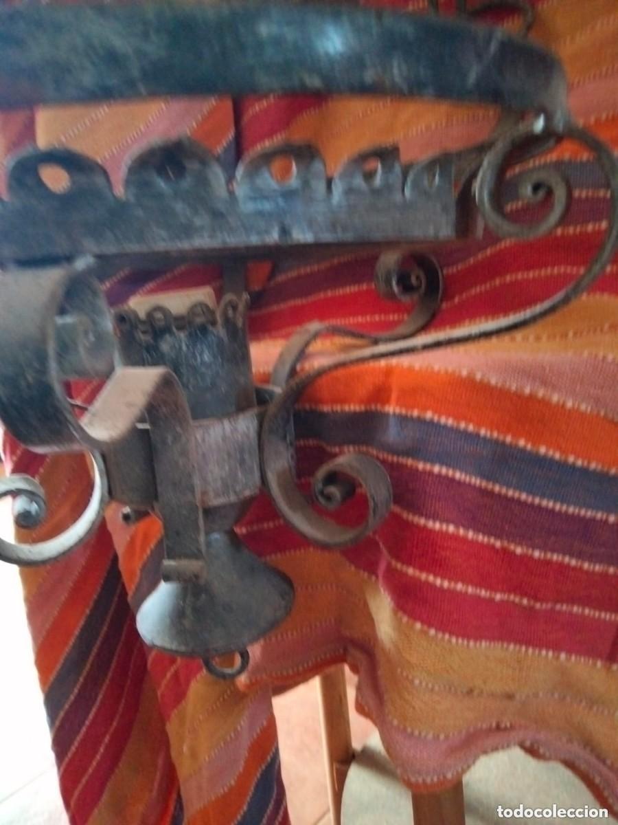 Antig&uuml;edades: lampara rustica de forja - Foto 3