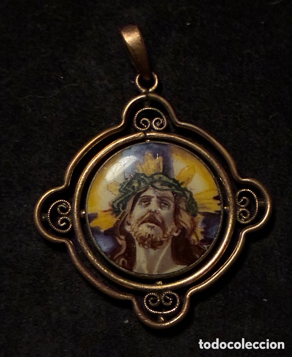 Oggetti Antichi: Preciosa medalla religiosa del Sto Cristo de Limpias en esmalte y lat&oacute;n