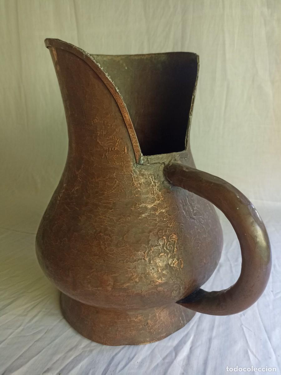 Antig&uuml;edades: Jarra aguamanil de cobre 37 cms de altura