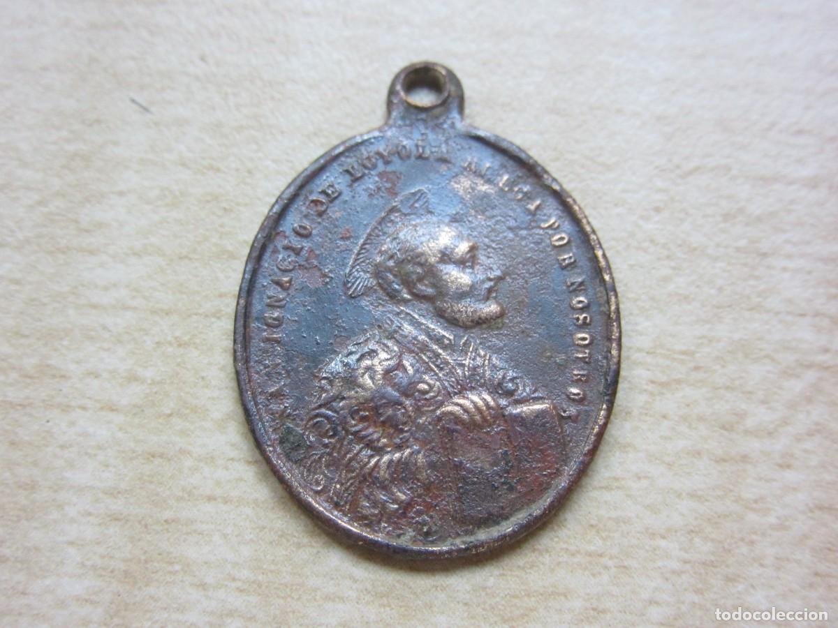 Antiquit&eacute;s: Medalla de San Ignacio de Loyola y de la Virgen Posible S XIX o principios XX Medidas 2,6 x 1,9 cm