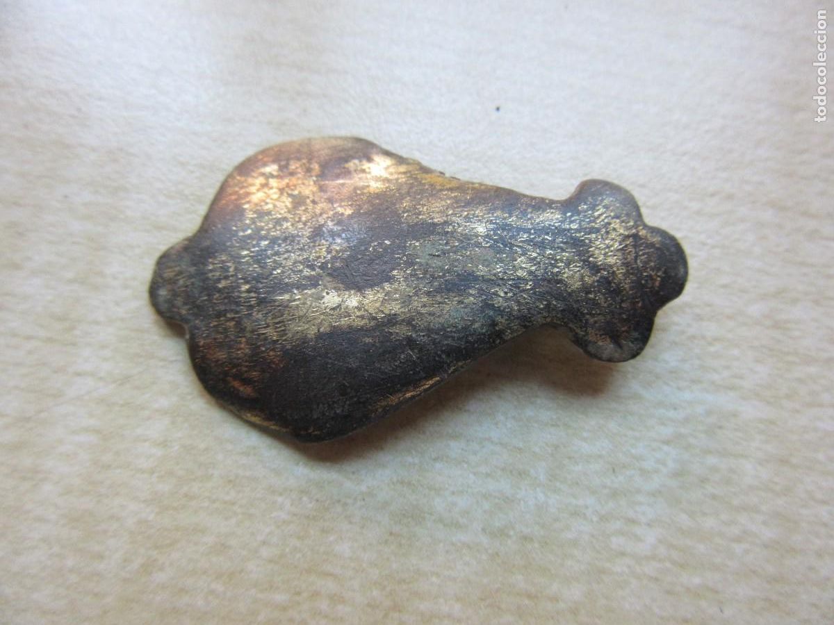 Antig&uuml;edades: Bonito adorno medieval de correaje Bronce Conserva parte dorado original Medidas 3,7 x 2,3 cm
