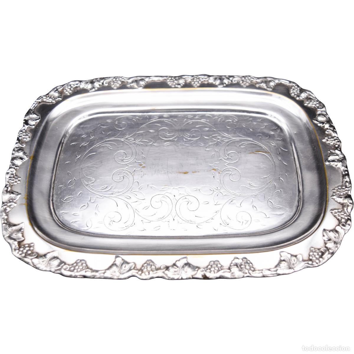 Antig&uuml;edades: Bandeja de aleaci&oacute;n ba&ntilde;ada en plata