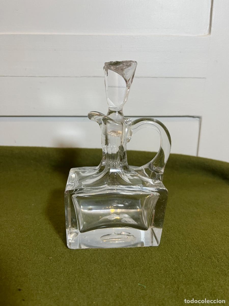 Antiques: Antigua Aceitera o Vinagrera de Cristal Tallado con Asa y Tap&oacute;n Original &ndash; A&ntilde;os 50-70 &ndash; 13,5 cm &ndash; Ta