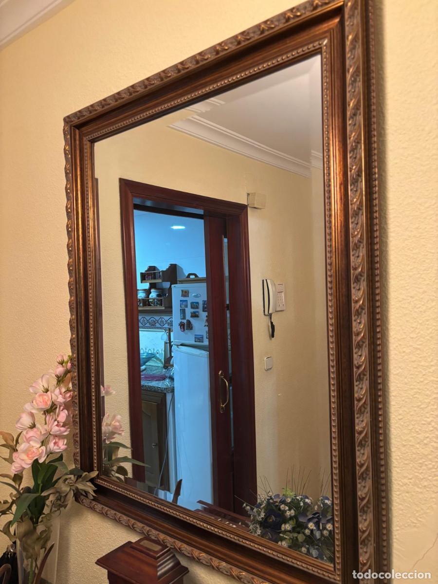 Antig&uuml;edades: Espejo de pared con marco de madera - Foto 1