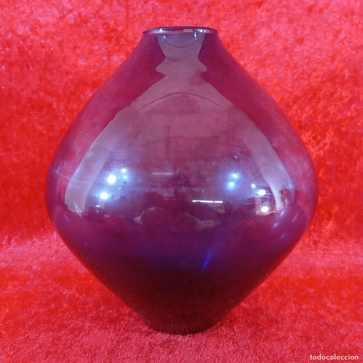 Antig&uuml;edades: PRECIOSO JARRON DE CRISTAL - AZUL O MORADO - 18 CM