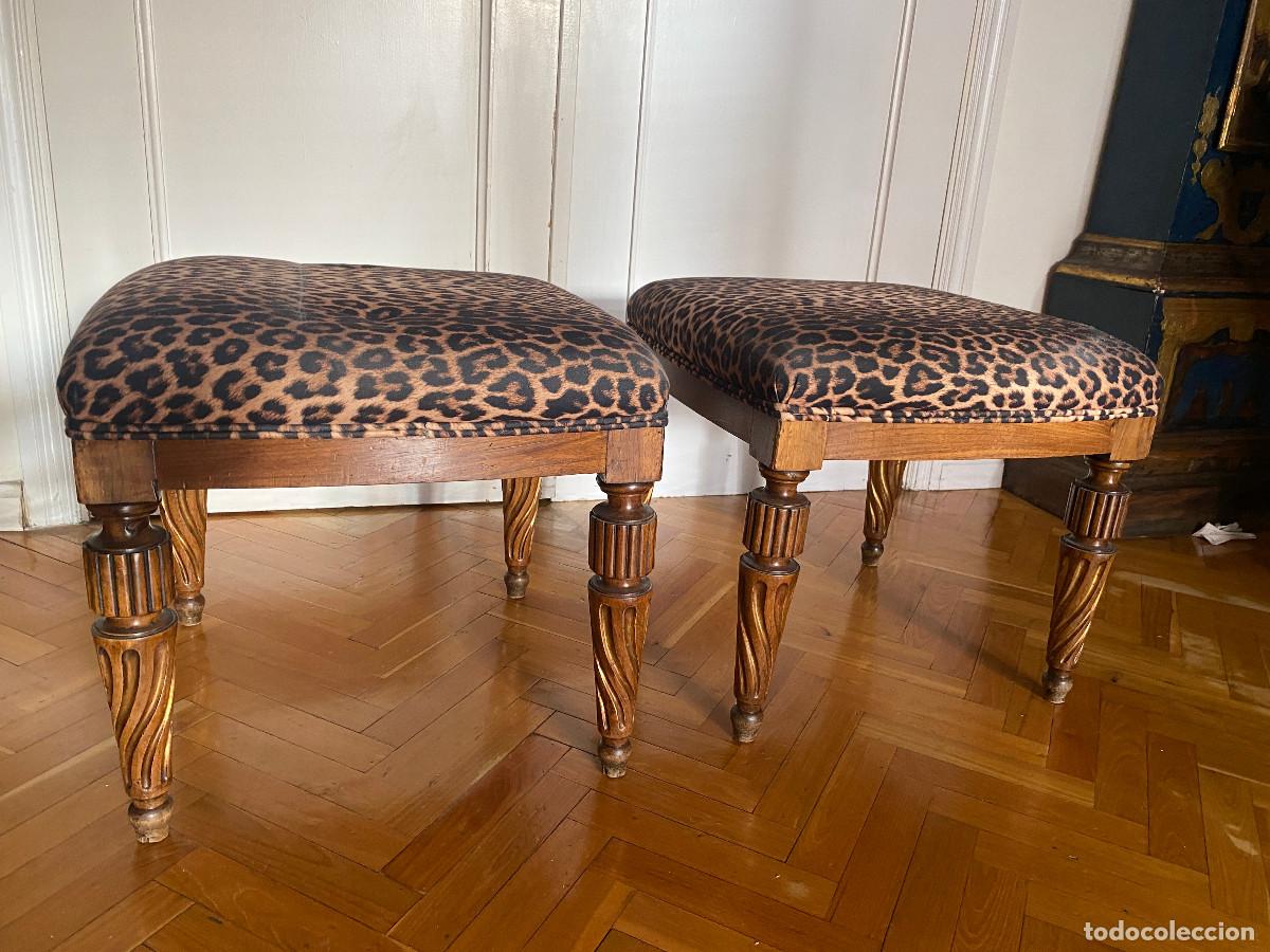 Antig&uuml;edades: Pareja de banquetas de estilo neocl&aacute;sico. S. XX.