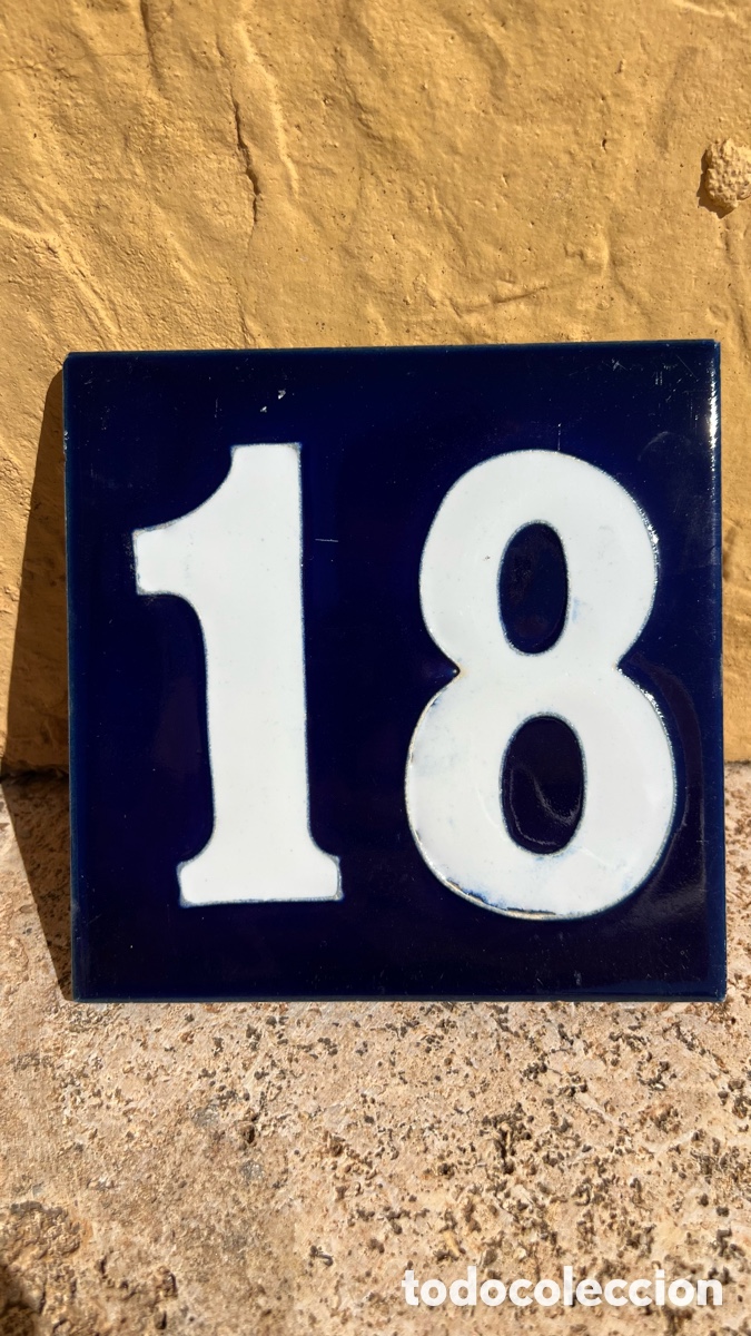 Antiquit&auml;ten: Antiguo Azulejo Esmaltado Con El Numero 18