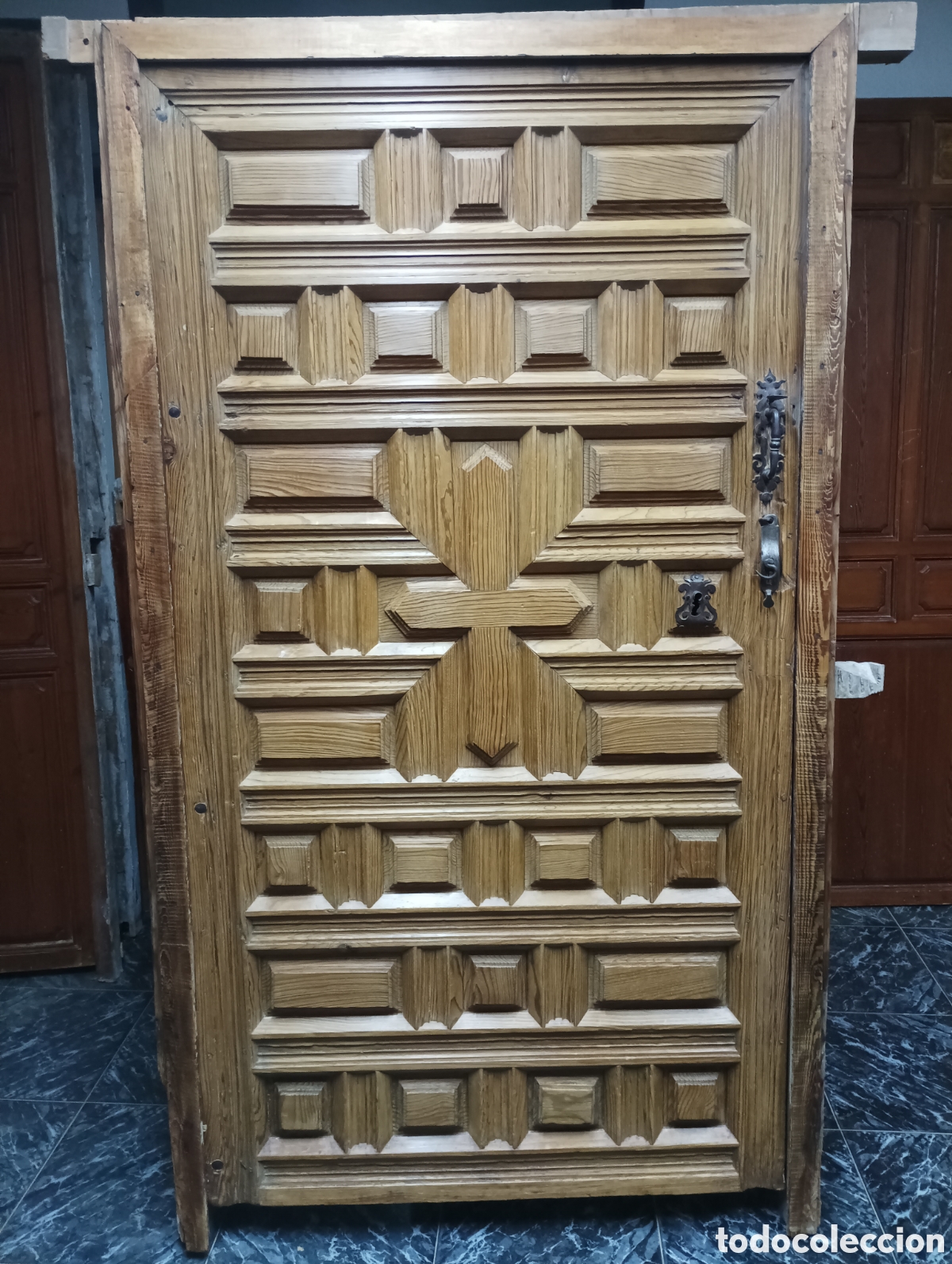 Antig&uuml;edades: PUERTA ANTIGUA DE SACRIST&Iacute;A