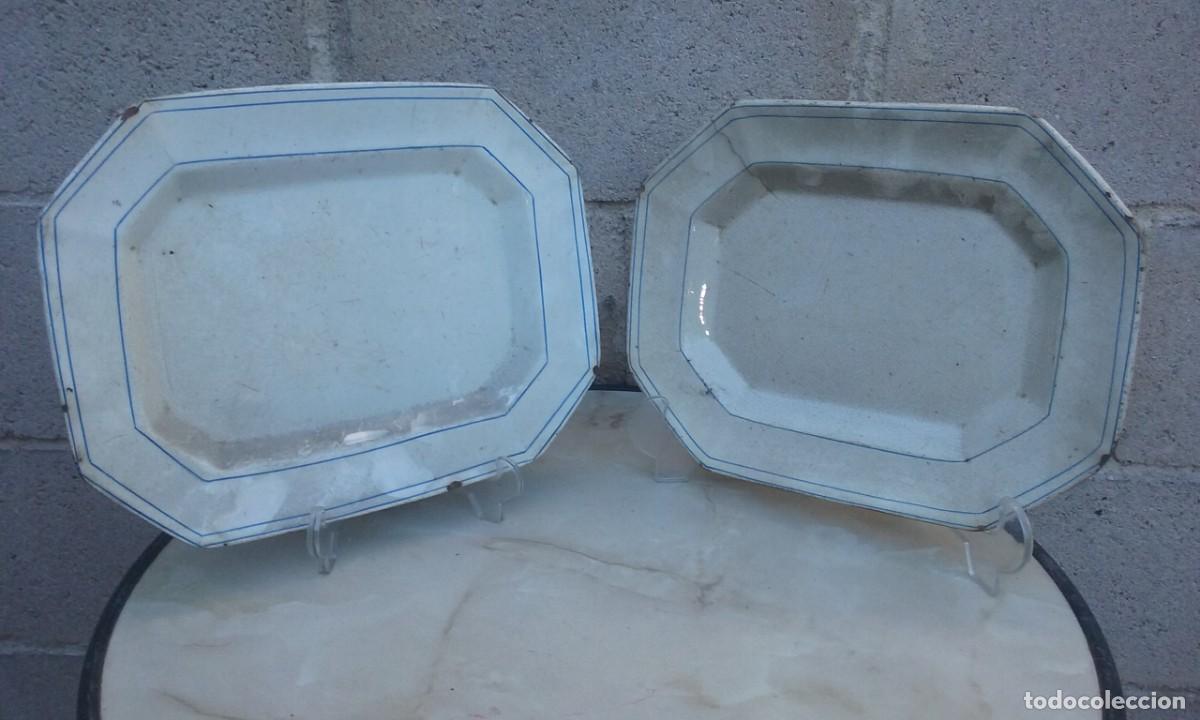Antiquit&auml;ten: LOTE DE DOS ANTIGUAS FUENTES RECTANGULARES DE LOZA. PRINCIPIOS DEL S XX.