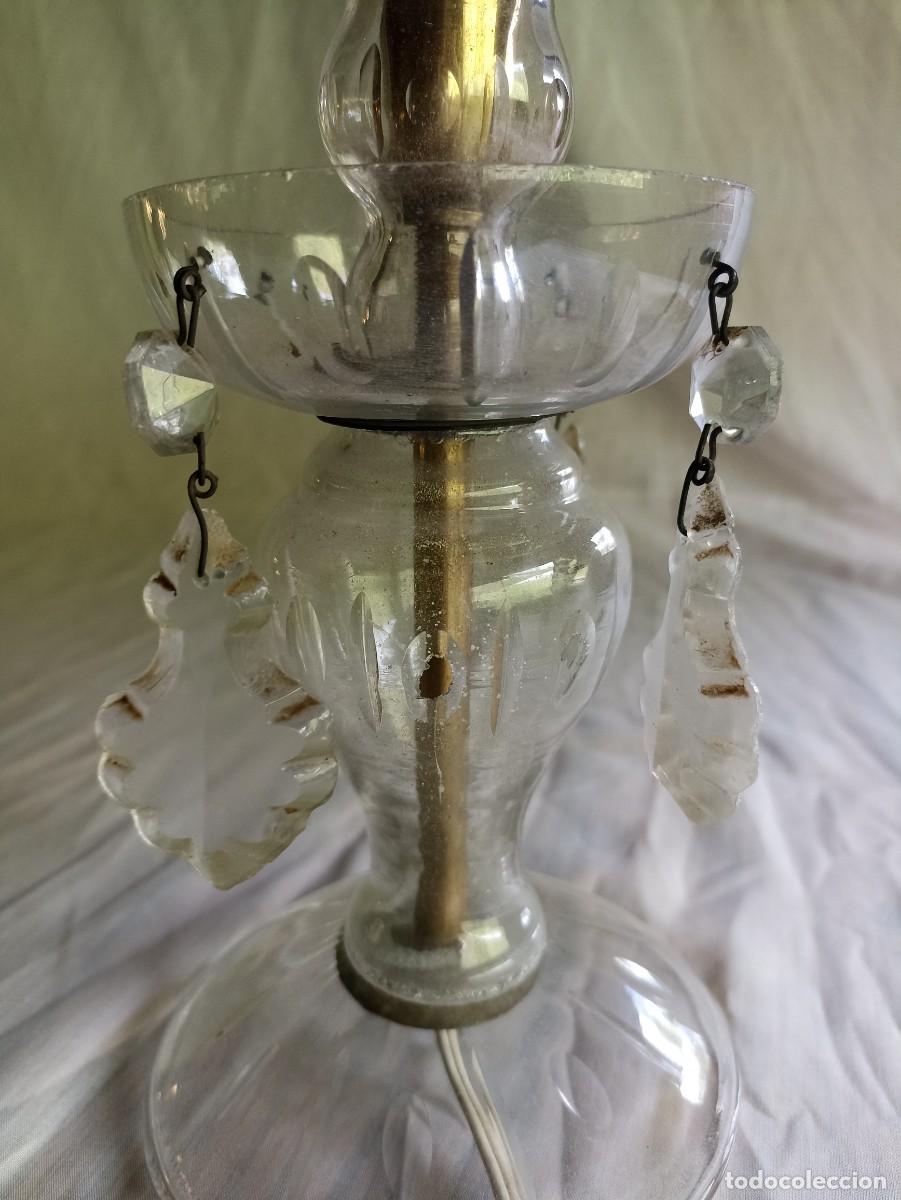 Antig&uuml;edades: Vieja l&aacute;mpara de mesa de cristal - Foto 4
