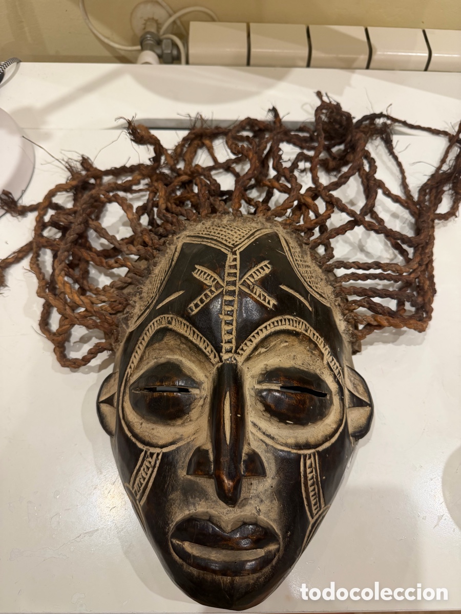 Antig&uuml;edades: M&aacute;scara africana tallada