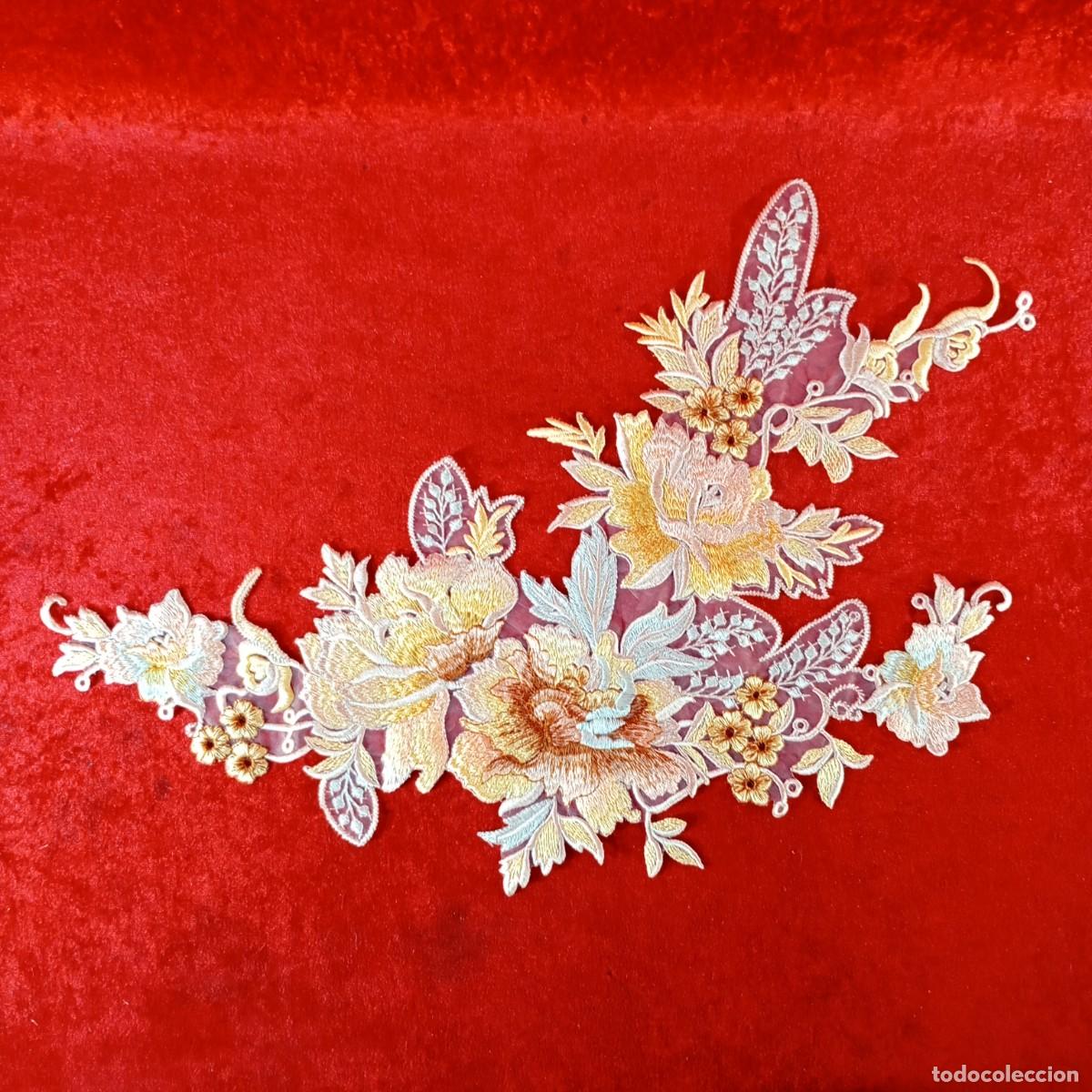 Antig&uuml;edades: FLORES BORDADAS EN VARIOS COLORES PARA VESTIDO, COJIN, FUNDA, ETC - 51 CM - ESPECTACULAR