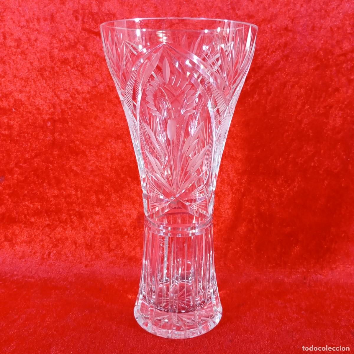 Antig&uuml;edades: PRECIOSO JARRON DE CRISTAL TALLADO - JARRON PARA FLORES O SIMILAR - 24,5 X 12 CM
