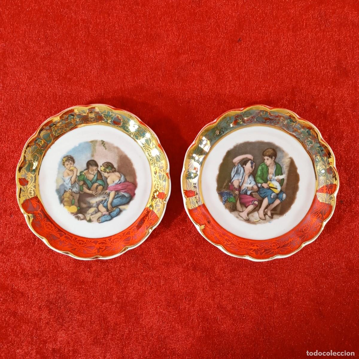 Antig&uuml;edades: PAREJA DE PLATOS DE PORCELANA GUILLEN - MADRID - MADE IN SPAIN - ESCENAS DE VEL&Aacute;ZQUEZ