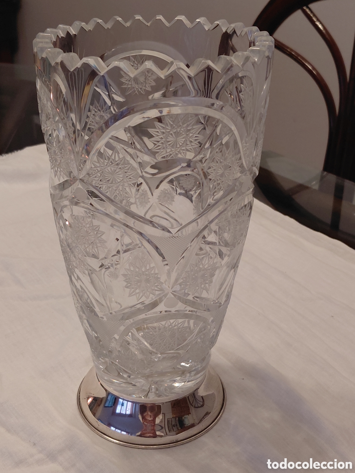 Antig&uuml;edades: BONITO JARRON DE CRISTAL TALLADO CON BASE DE PLATA 925