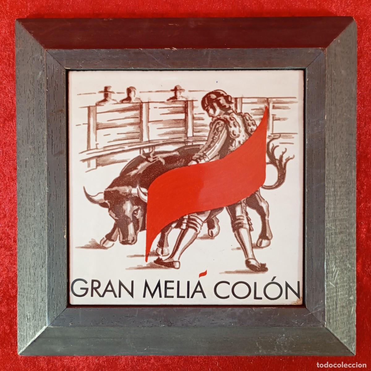Antig&uuml;edades: AZULEJO DE TEM&Aacute;TICA TAURINA - HOTEL GRAN MELI&Aacute; COL&Oacute;N - 15 X 15 CM - MARCO 23 X 23 CM