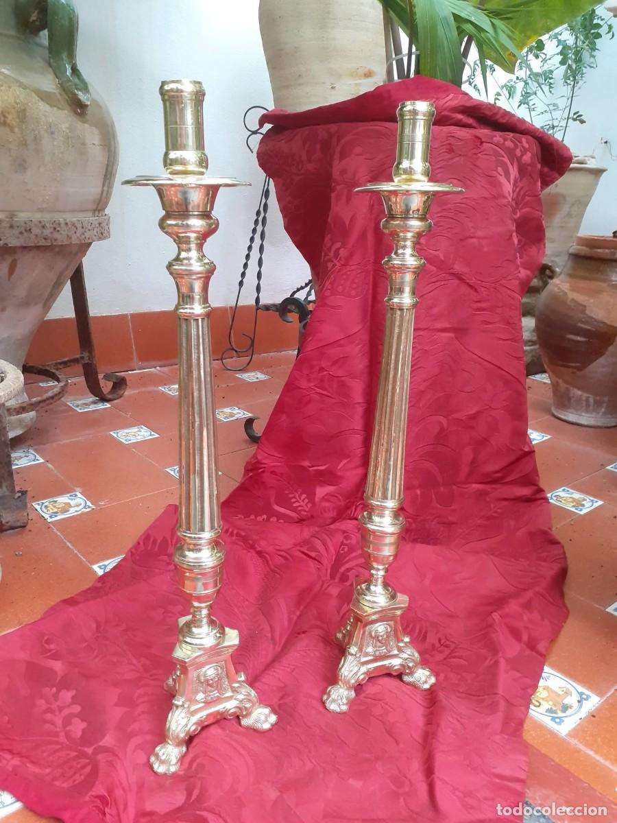 Antig&uuml;edades: PAREJA CANDELABROS RELIGIOSOS 50 CM