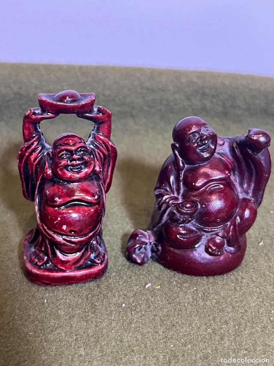 Antiguidades: 2 Figuras Antiguas Budai Hotei Buda de la Felicidad &ndash; Resina Roja Estilo Cinabrio &ndash; Feng Shui Vintag