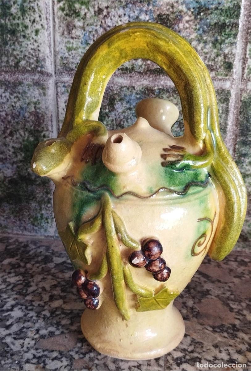 Antig&uuml;edades: ANTIGUO BOTIJO DE CERAMICA VIDRIADA EL ASA ES UN LAGARTO PRIEGO CUENCA DECORADO CON UVAS 22 M DE ALT