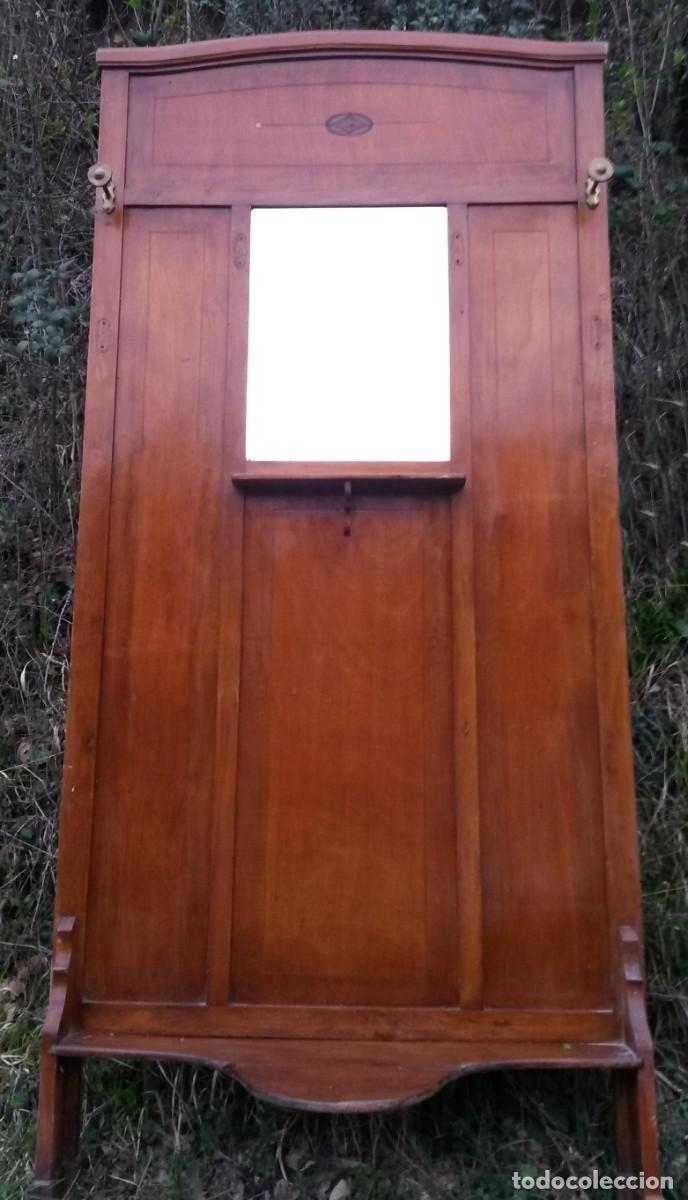 Antig&uuml;edades: Recibidor, perchero de madera con espejo