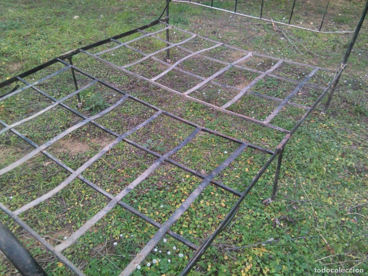Antig&uuml;edades: Cama de hierro plegable - Foto 2