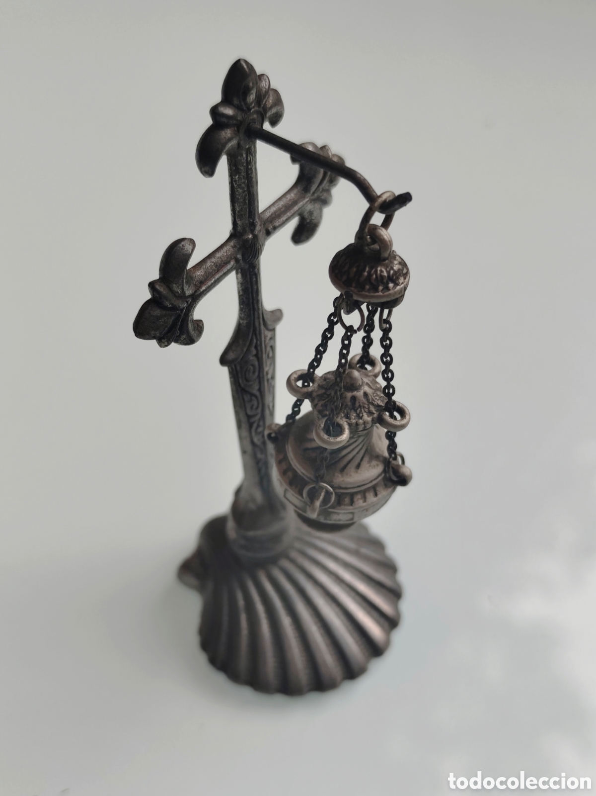 Antig&uuml;edades: Antiguo Botafumeiro metalico. 10 cm