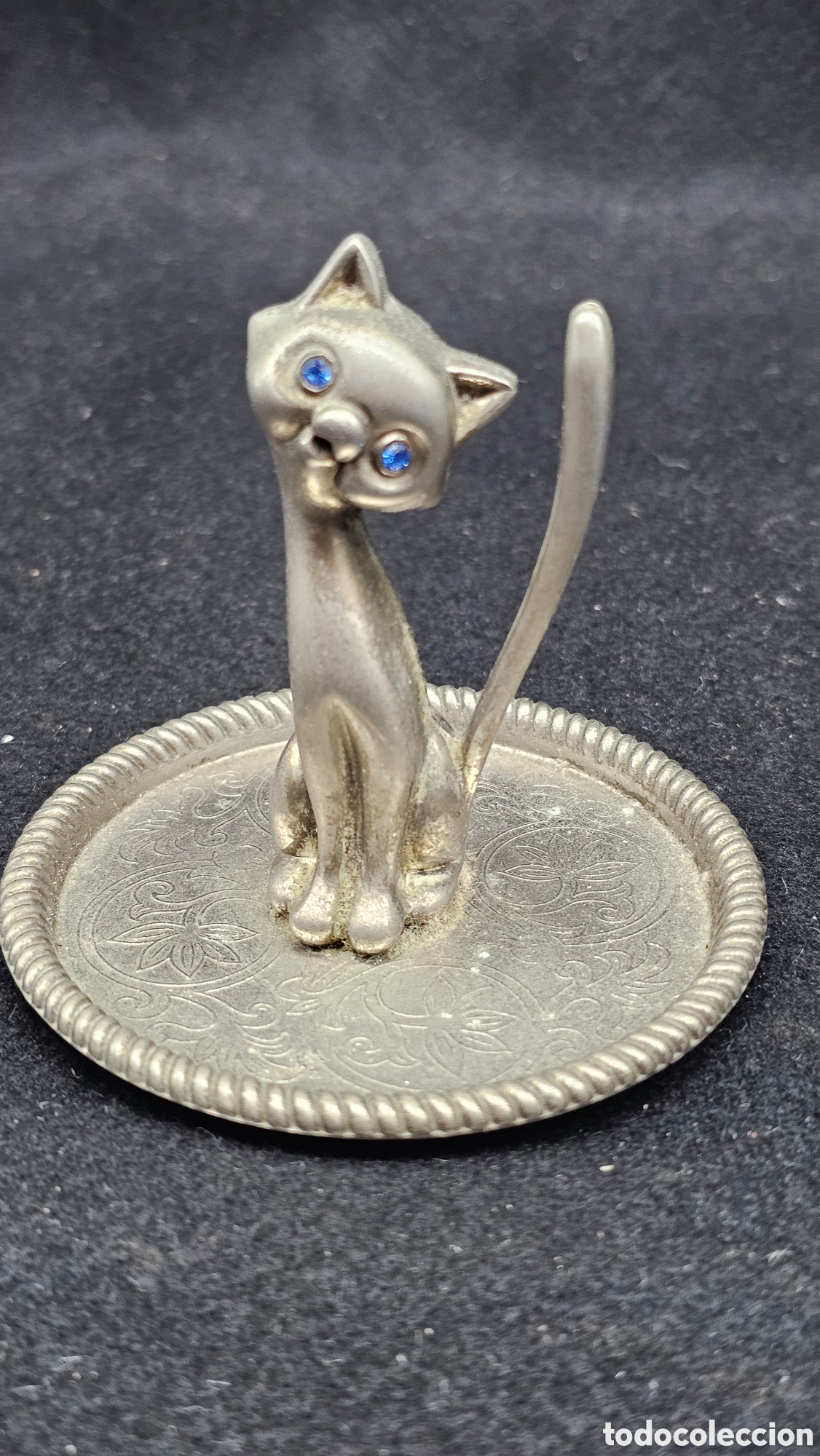 Antig&uuml;edades: Portaanillos vintage con forma de gato fabricado en aleaci&oacute;n met&aacute;lica