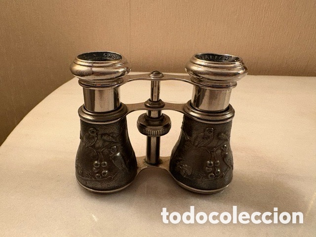 Antig&uuml;edades: Prism&aacute;ticos de &oacute;pera antiguos, de peque&ntilde;o formato