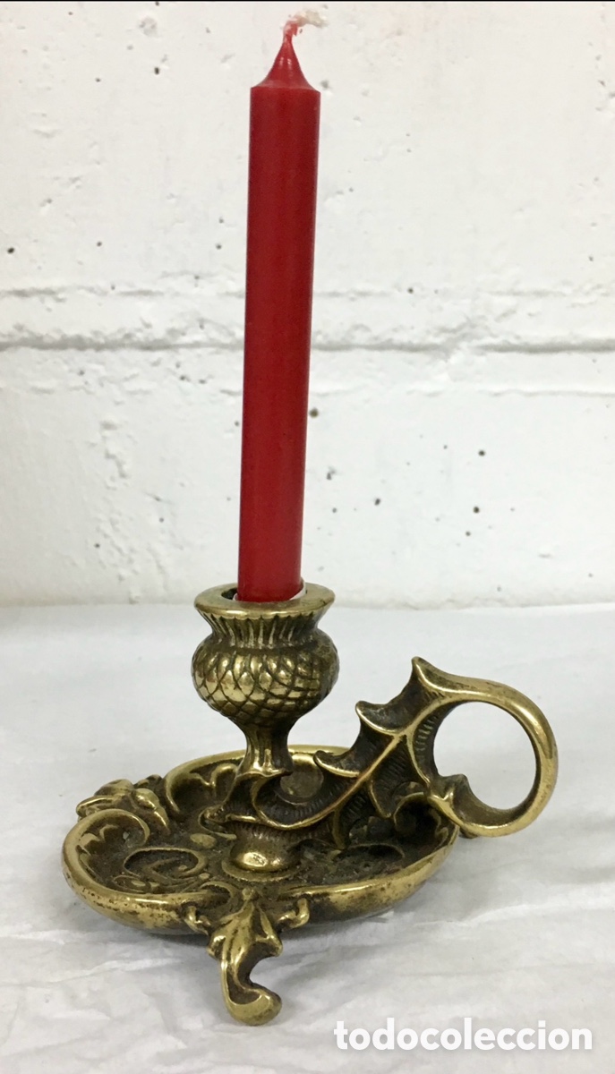 Antig&uuml;edades: Palmatoria / Candelabro. Bronce. Mid-Century.