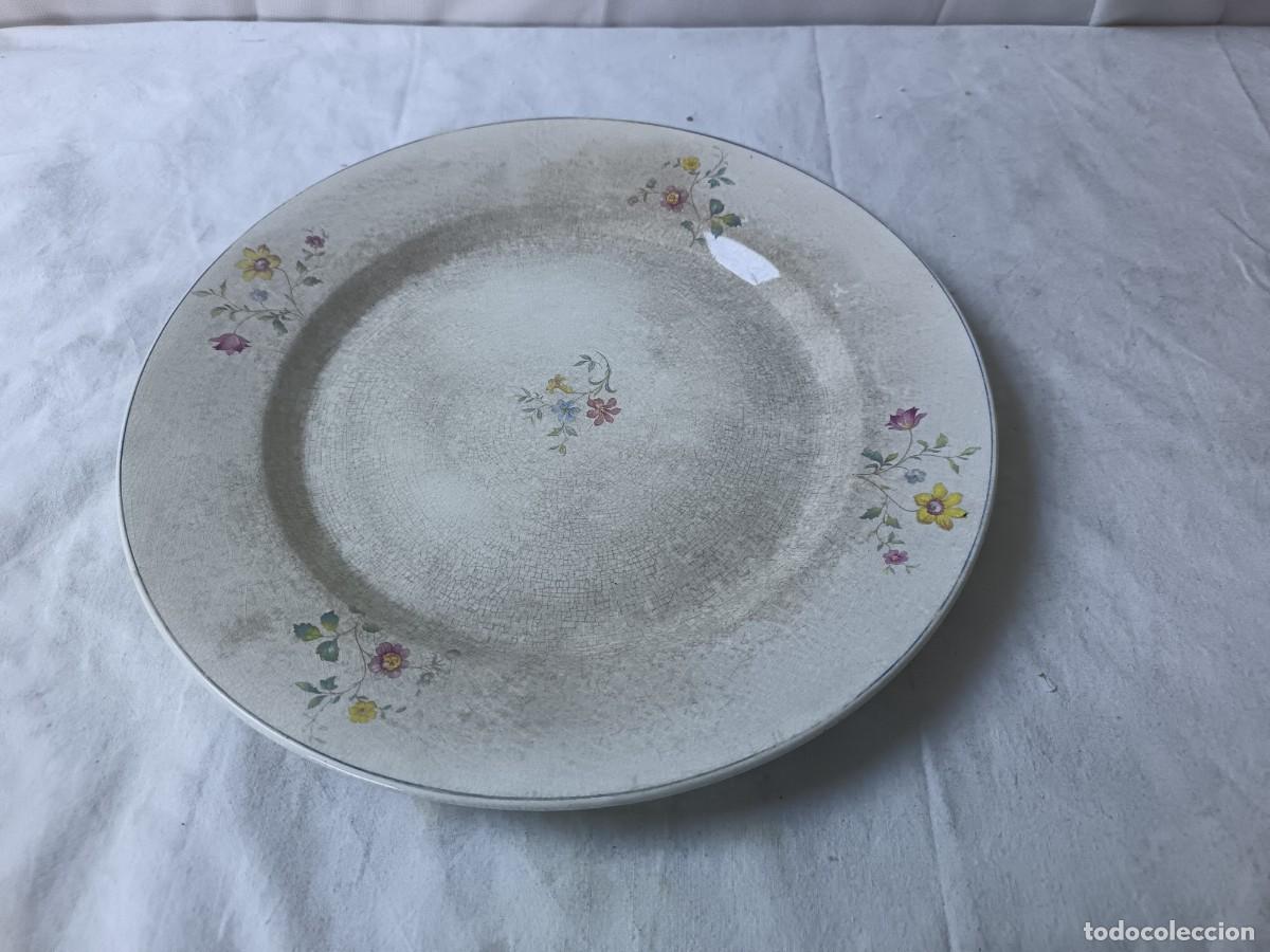 Antiques: Antiguo Plato de Loza Fina bajo esmalte, San Claudio, Oviedo, textura craquelada, mediados XX