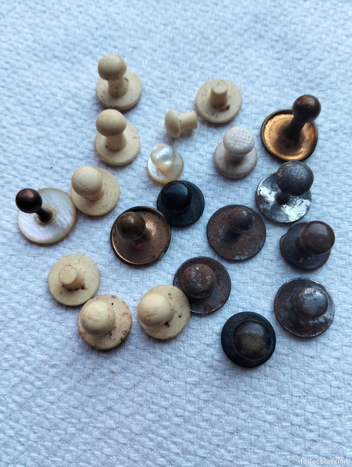 Antiguidades: Lote gemelos antiguos botones de pu&ntilde;o para traje de hombre color blanco hueso metal dorado y n&aacute;car